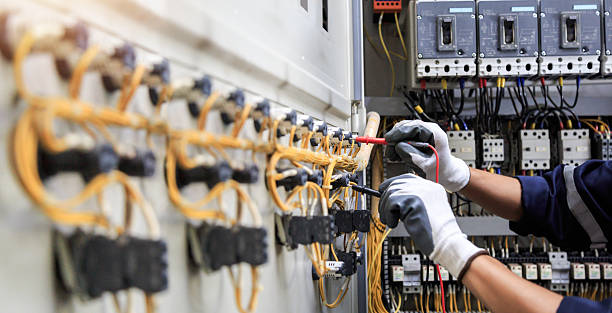 Professional Electrician technician working in Hainesville, IL